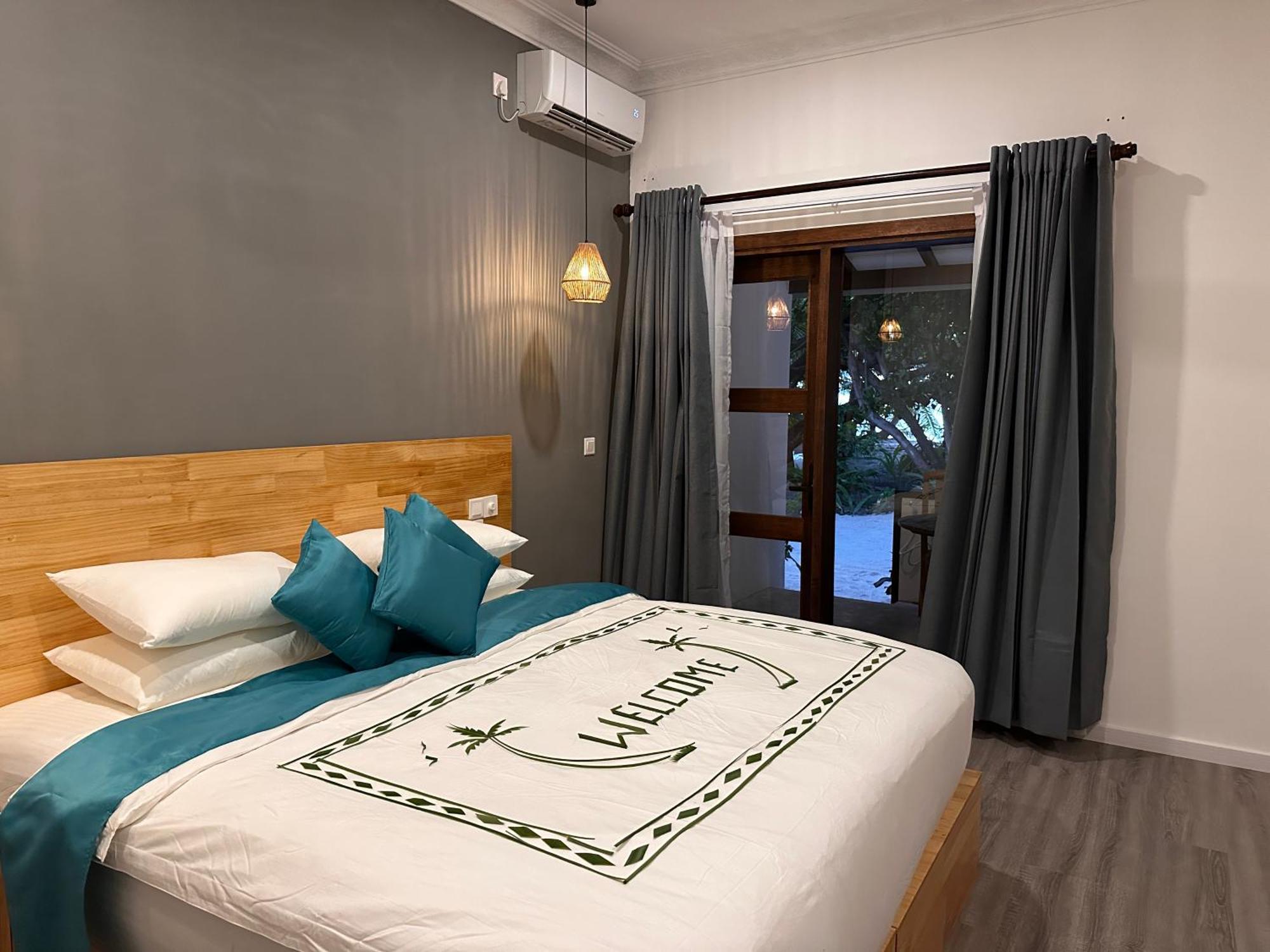 Dhigurah Beach Inn Экстерьер фото