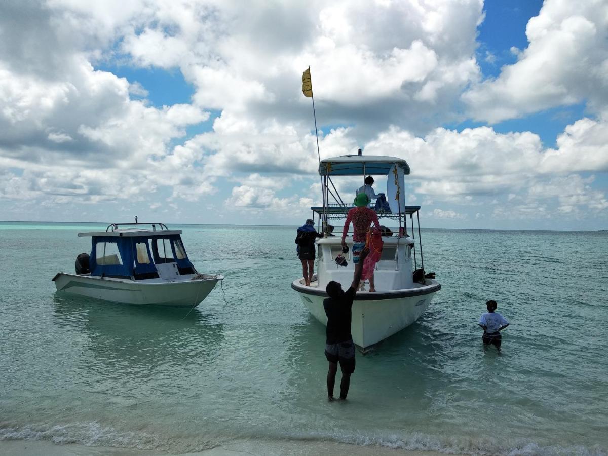 Dhigurah Beach Inn Экстерьер фото